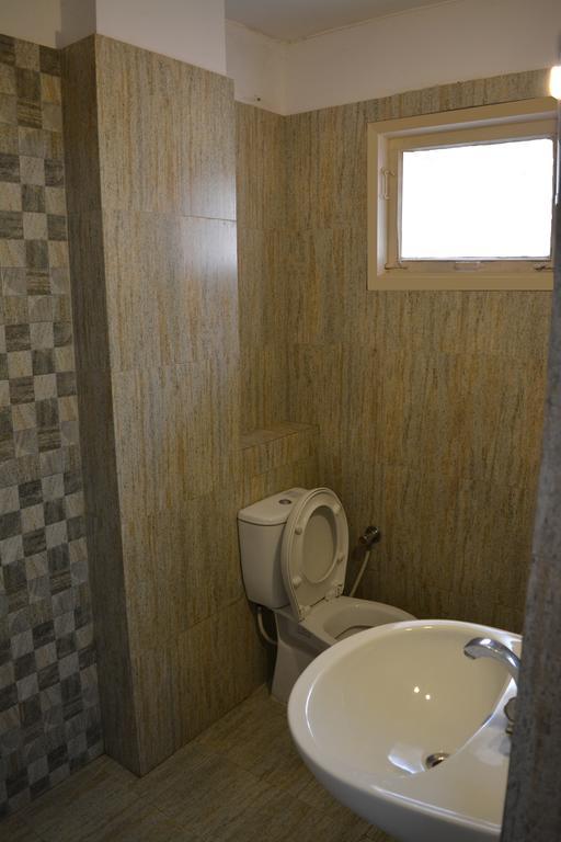 Hotel Mansarover International Haridwār Habitación foto